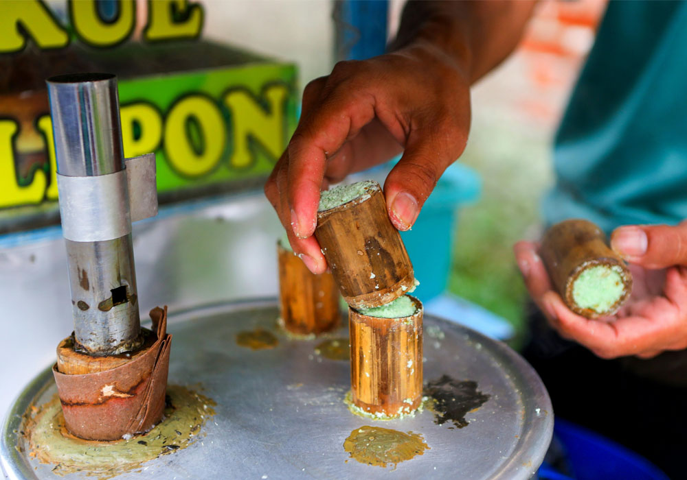 Putu Cake